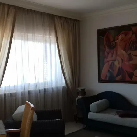 شقة Ginevra